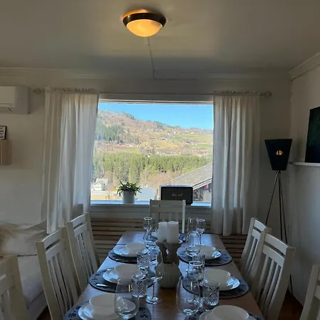 Family With Panoramic Views & Free Parking Ferienhaus Voss