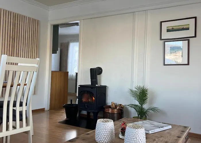 Panoramic Mountain Views, Space For The Whole Family Semesterbostad *